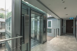 电梯和自动扶梯的驱动器