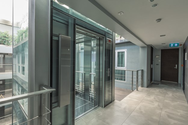 电梯和自动扶梯的驱动器