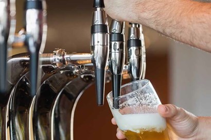 丹弗斯解决方案保持啤酒冷而不令地球变暖